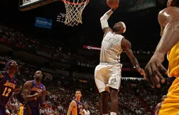 LeBron James (32 points) et Dwyane Wade (30 points) planent au-dessus des Lakers