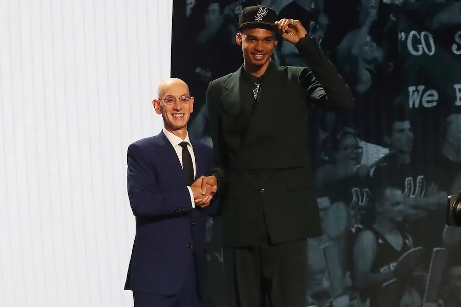 Adam Silver et Victor Wembanyama