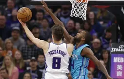 Les Hornets s’enfoncent à Sacramento