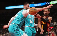 Le quatre à la suite pour Trae Young (35 points, 12 passes) et les Hawks face aux Hornets