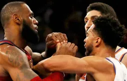Après les mots, Enes Kanter et LeBron James se chauffent sur le parquet