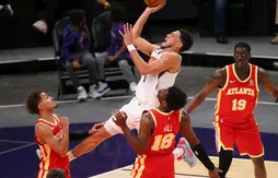 Phoenix résiste à la tentative de braquage des Hawks