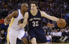 Jimmer Fredette reste en Chine