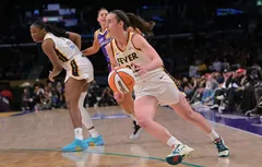 Le duo Clark-Mitchell remet le Fever sur les rails