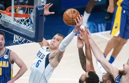 Kristaps Porzingis s’éclate au poste de pivot