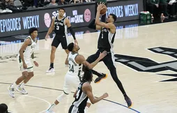 Quel duel entre Victor Wembanyama et Giannis Antetokounmpo !