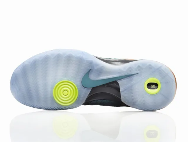 Kyrie Irving Hyperdunk 2013