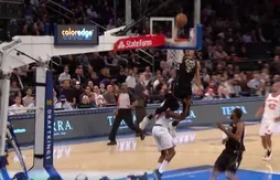 [replay] Giannis Antetokounmpo dunke par-dessus Tim Hardaway Jr !