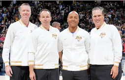 Les arbitres des Finals reçoivent leur Graal : la veste blanche