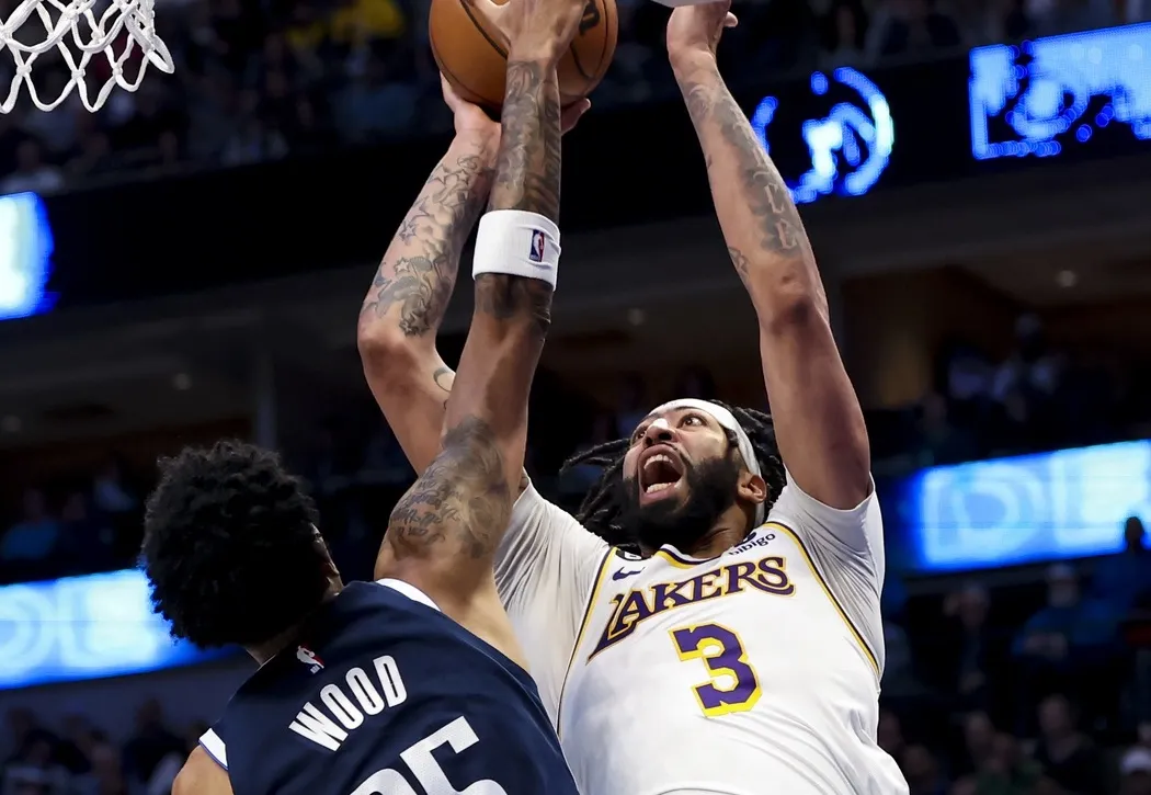 Christian Wood vs Anthony Davis