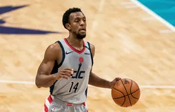 L’aventurier Ish Smith s’engage avec les Hornets et égale un record NBA