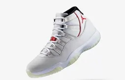 Une légère pointe de rouge sur une Air Jordan 11 sobre