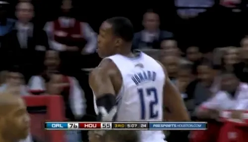 dwight-howard-magic-rockets