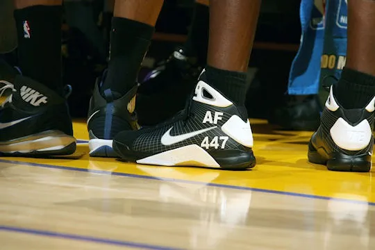 88095541NSB056_MAGIC_LAKERS