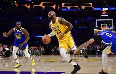 Sans Luka Doncic, LeBron James montre la voie face aux Warriors