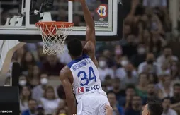 La victoire et un record pour la première du “Greek Freak” à domicile