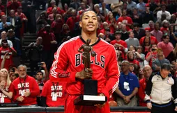 Le 3 mai 2011, Derrick Rose devient le plus jeune MVP de l’histoire