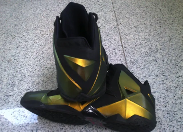 Nike LeBron 11