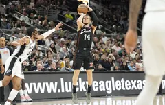 Malachi Flynn rejoint les Spurs