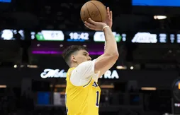 « C’est qui le numéro 12 ? » Jake LaRavia répond par le feu