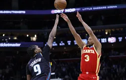 Après prolongation, les Hawks gagnent d’un petit point à Detroit
