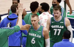 Débarrassé des blessures, Kristaps Porzingis suscite l’enthousiasme à Dallas
