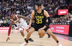 Johnny Juzang reste en “two-way contract” au Jazz