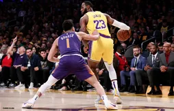 Les Lakers disposent facilement des Suns