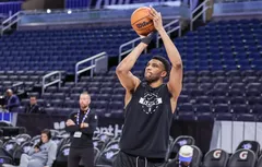 Les Knicks cherchent toujours un troisième pivot