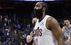 James Harden a fait taire le public de Detroit