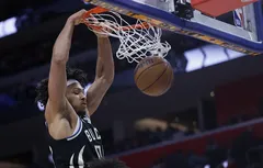 Jericho Sims profite de la fin de saison sans enjeu de Milwaukee