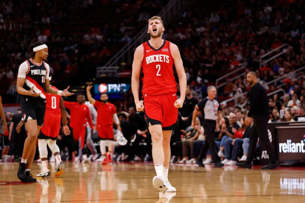 Jock Landale aux Rockets