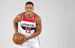Malcolm Brogdon passe sur le billard
