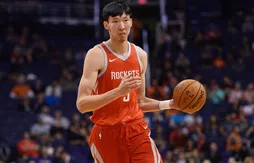 En guerre avec la ligue chinoise, Zhou Qi file en Australie