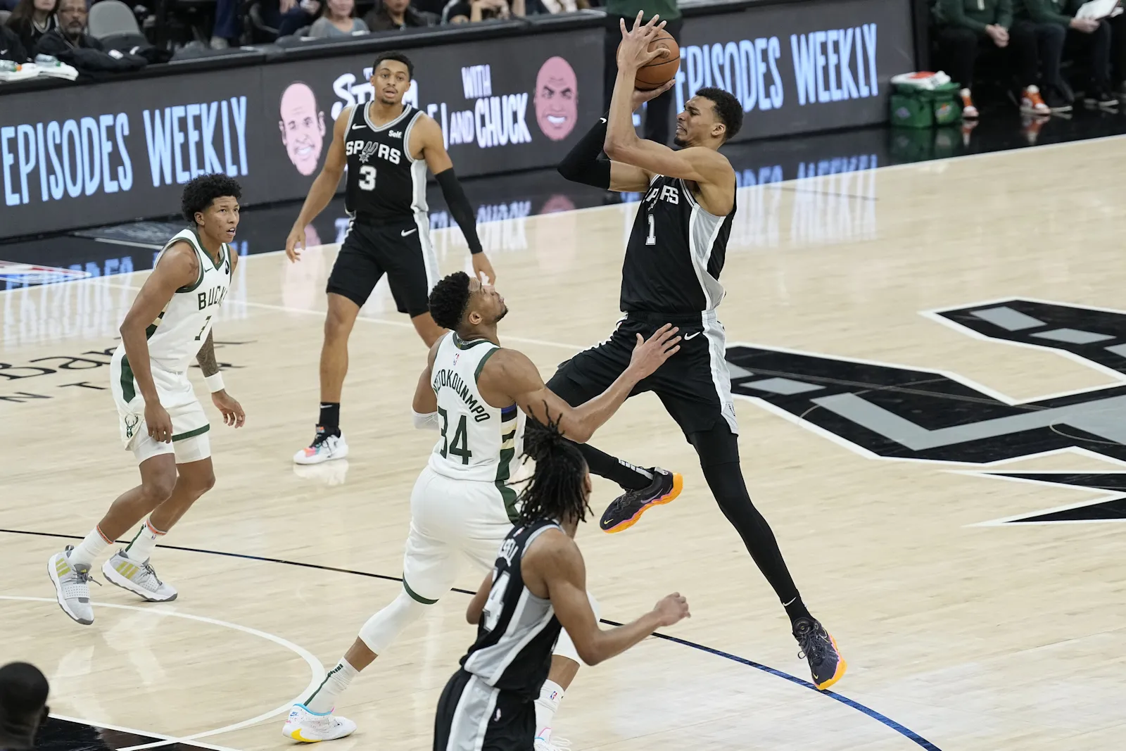 Giannis Antetokounmpo Victor Wembanyama