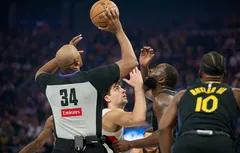 À chaque match son problème pour les Warriors…