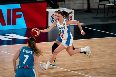 https://www.basketusa.com/thumbor/FYehVcW4W4BmYLLhf_S4OsjbAtk=/488x325/smart/filters:format(webp)/https%3A%2F%2Fmedia.basketusa.com%2Fmain%2F2026%2F04%2F241107_edf_ebwq_france_israel_second_half_-501.jpeg