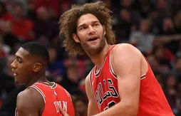 Robin Lopez et Kris Dunn se chauffent à l’entraînement des Bulls…