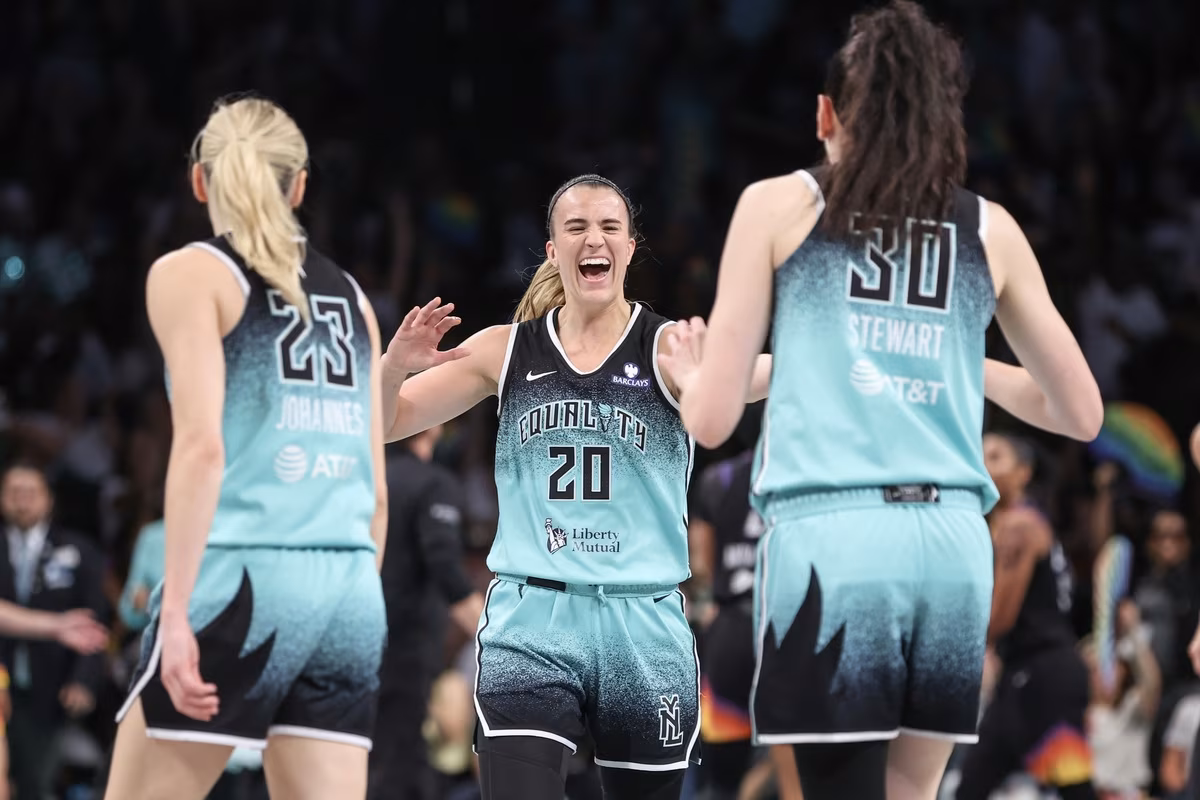 Sabrina Ionescu et Breanna Stewart