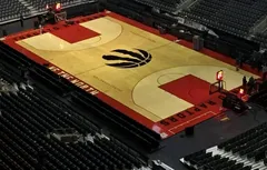 Les Raptors dévoilent leur nouveau parquet