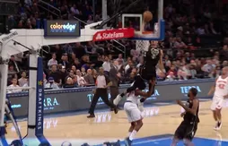 [replay] Giannis Antetokounmpo dunke par-dessus Tim Hardaway Jr !