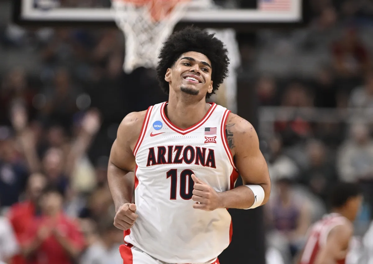 Koa Peat (Arizona) contre Arkansas lors de la March Madness