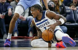 Maladroit, Anthony Edwards laisse parler sa défense