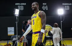 Les Lakers tournent la page Deandre Ayton, envoyé aux Wizards