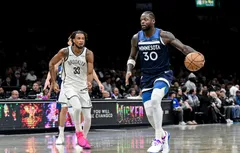 En triple-double, Julius Randle enfonce un peu plus les Nets