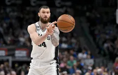 Sandro Mamukelashvili vante les qualités humaines de Gregg Popovich