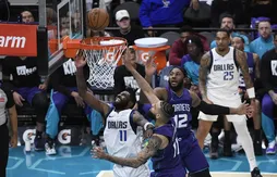 Malgré le duo Kyrie Irving – Daniel Gafford, les Mavericks chutent face aux Hornets