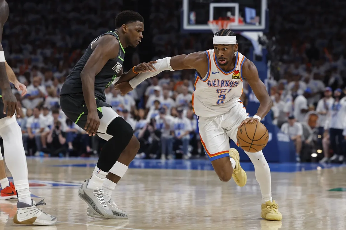Shai Gilgeous-Alexander (Thunder) contre les Wolves lors du Game 1