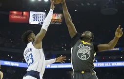 Les Warriors dominent les Mavs sans convaincre
