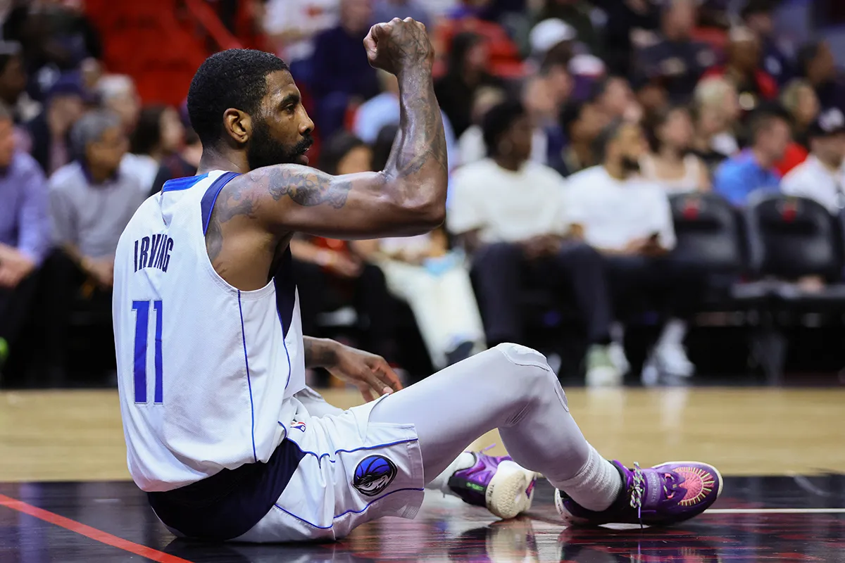 Kyrie Irving avec les Mavericks
